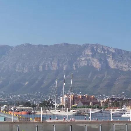 Immaculate And Modern 1 Bedroomed Apartment Denia